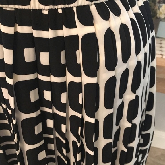 Banana republic skirt - Picture 2 of 3